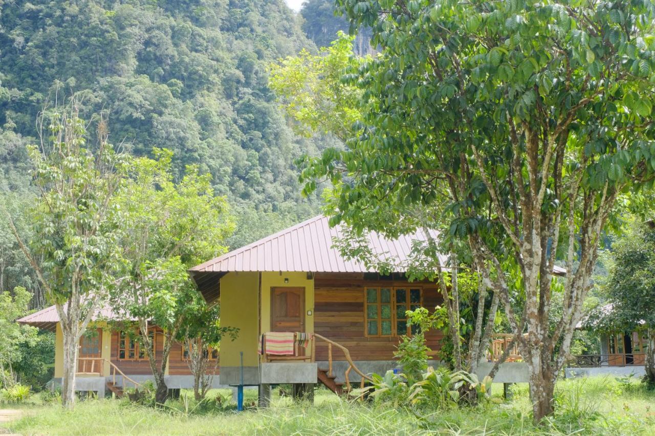 Monkey Mansion - Jungalows & Tours Khao Sok National Park Ngoại thất bức ảnh