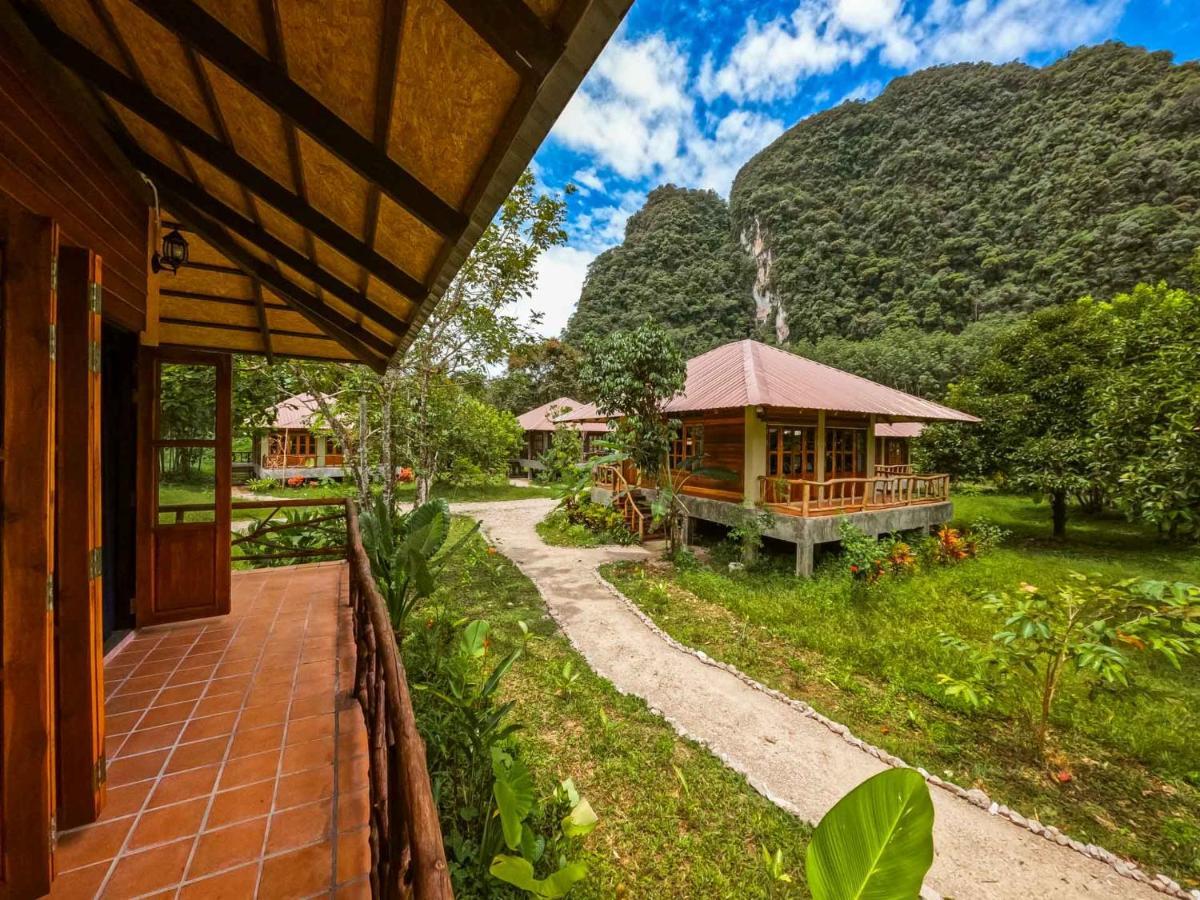 Monkey Mansion - Jungalows & Tours Khao Sok National Park Ngoại thất bức ảnh