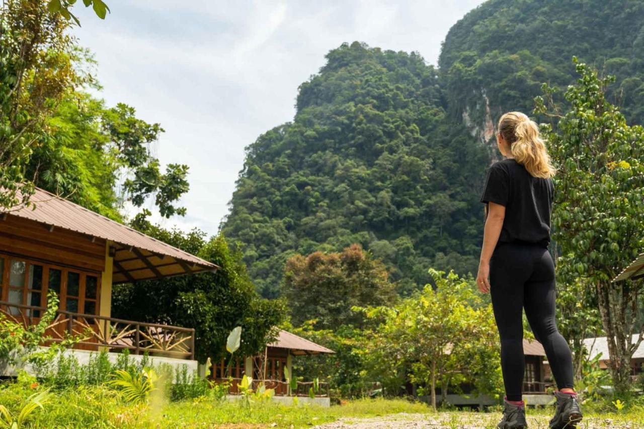 Monkey Mansion - Jungalows & Tours Khao Sok National Park Ngoại thất bức ảnh